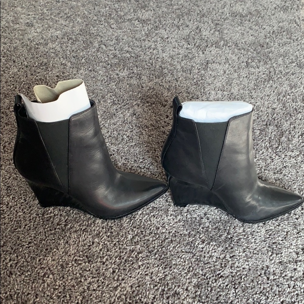 Shoes - Picture 3 of 7